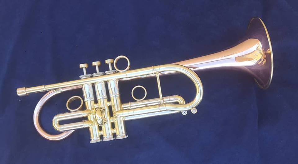 Del Quadro Custom C Trumpet with a lacquered finish and shepherd's crook bend